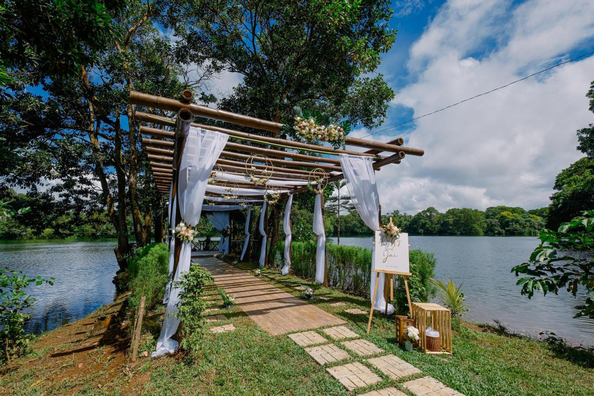Almost Heaven Lake Resort By Cocotel Cavinti Екстериор снимка